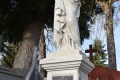 Figura Matki Boskiej na nagrobku Marii Sołtys