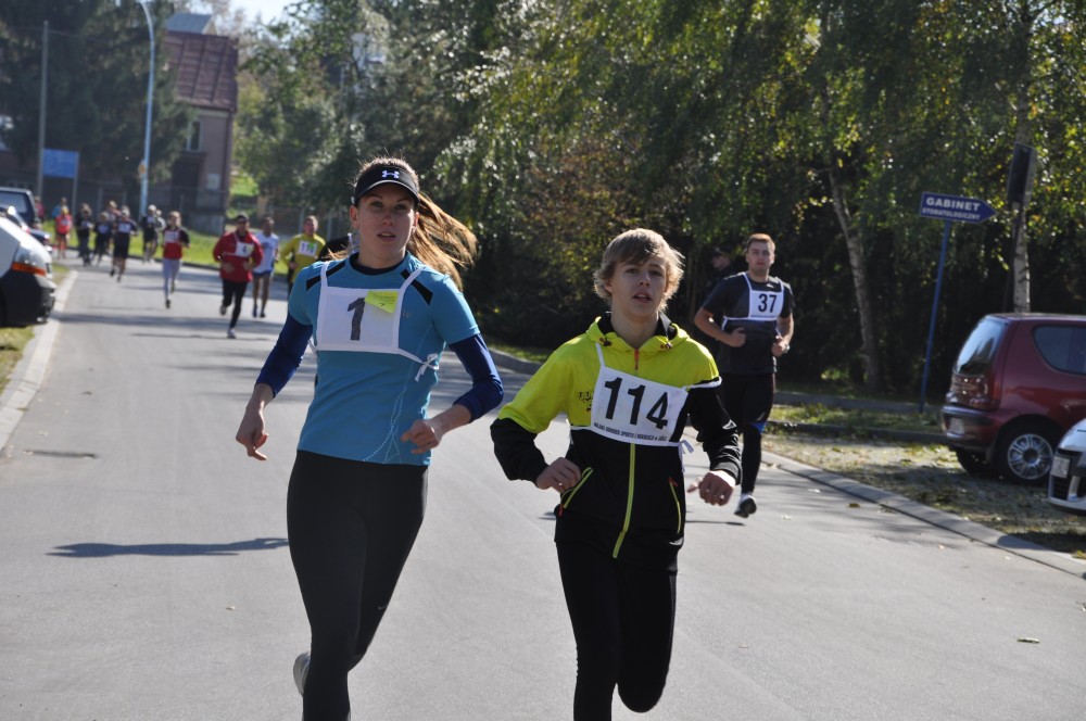 Zawody biegaczy na MOSiR-ze