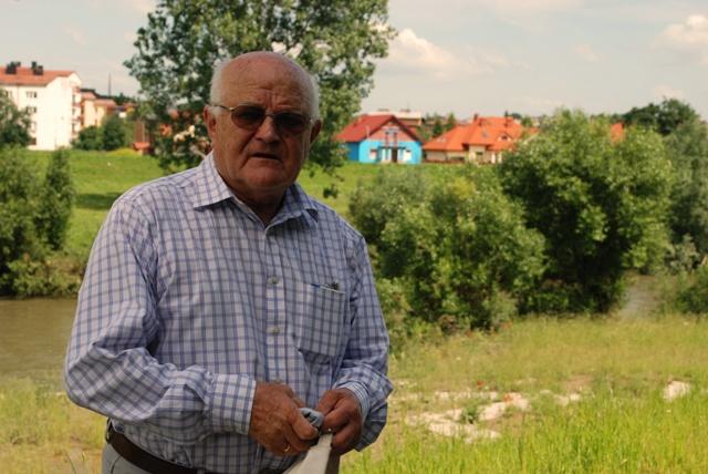 Zdzisław Dziedzic od wielu lat walczył o budowę obwałowania Gądek. Fot. Damian Palar