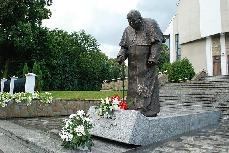 Pomnik Jana Pawła II. Fot. terazJaslo.pl / Damian Palar