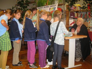 Spotkanie z Joanną Papuzińską. Fot. Miejska Biblioteka Publiczna w Jaśle