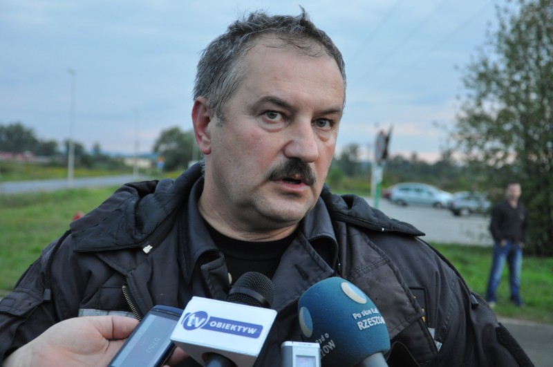 Komendant powiatowy PSP w Jaśle st. bryg. Wiesław Latoszek Komendant powiatowy PSP w Jaśle st. bryg. Wiesław Latoszek