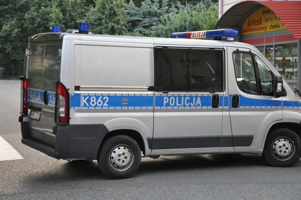 POLICJA