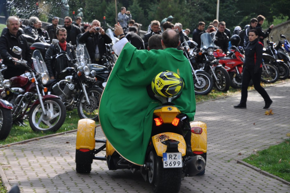 Zakończenie sezonu motocyklowego w Dębowcu Zakończenie sezonu motocyklowego w Dębowcu