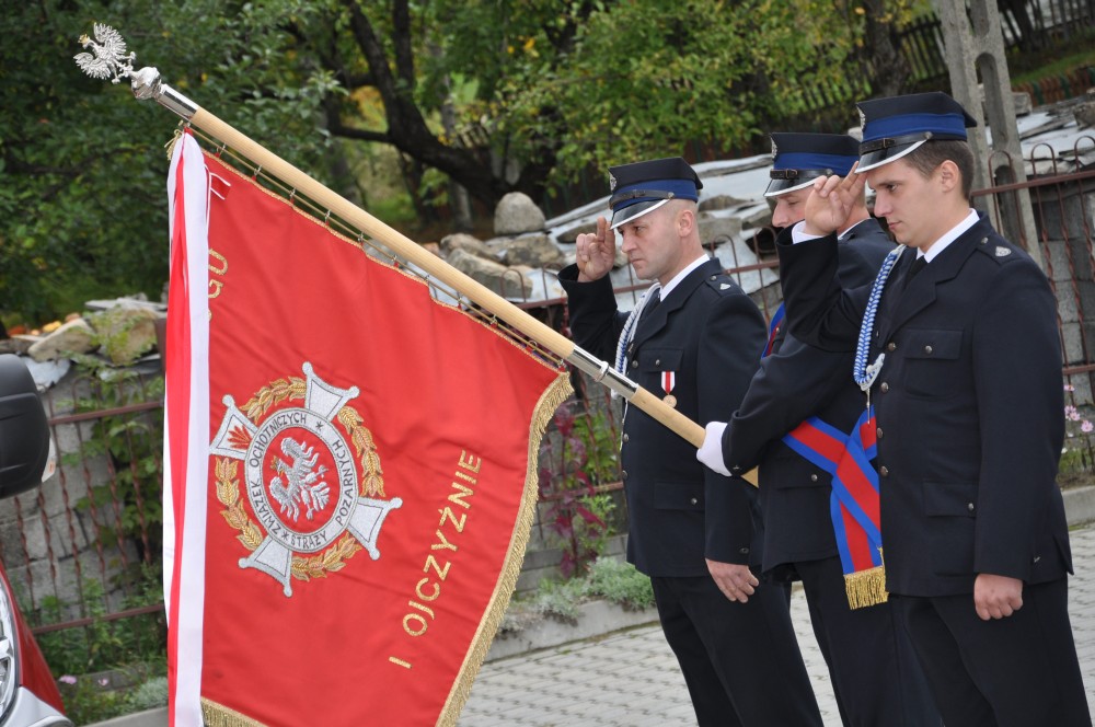 Uroczyste przekazanie samochodu dla OSP Kąty