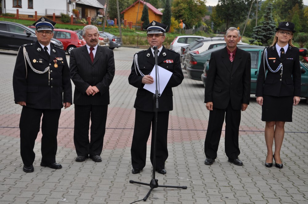 Uroczyste przekazanie samochodu dla OSP Kąty