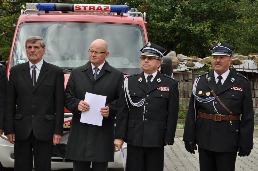 Uroczyste przekazanie samochodu dla OSP Kąty Uroczyste przekazanie samochodu dla OSP Kąty