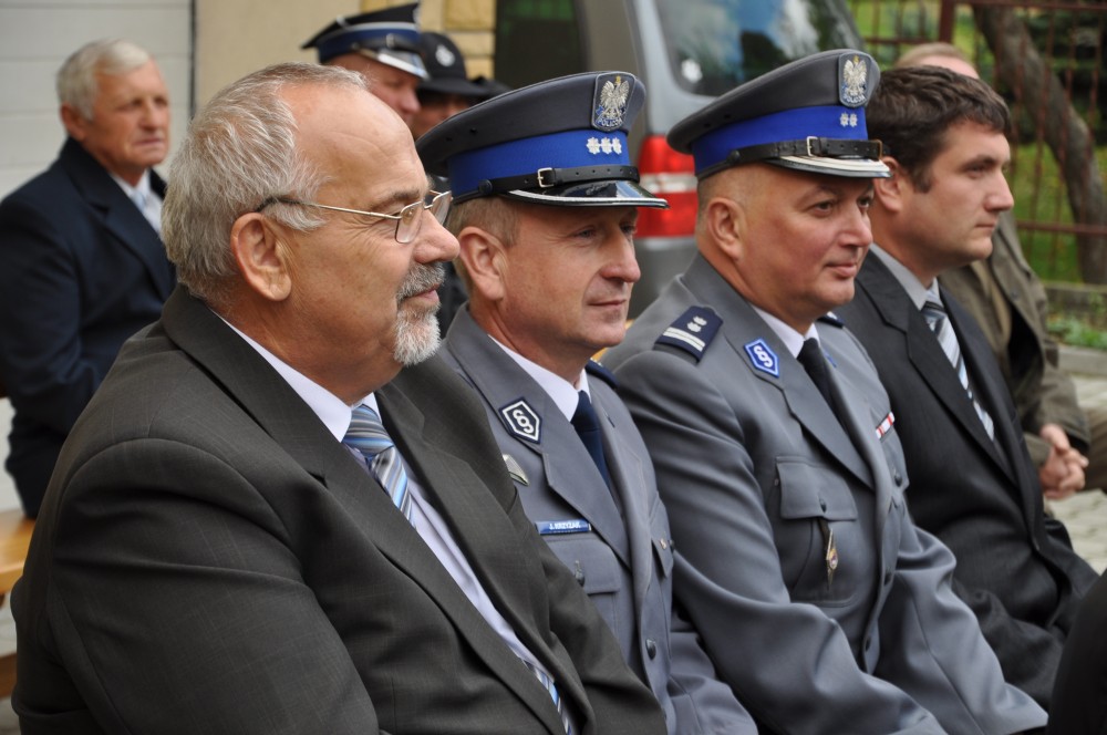 Uroczyste przekazanie samochodu dla OSP Kąty