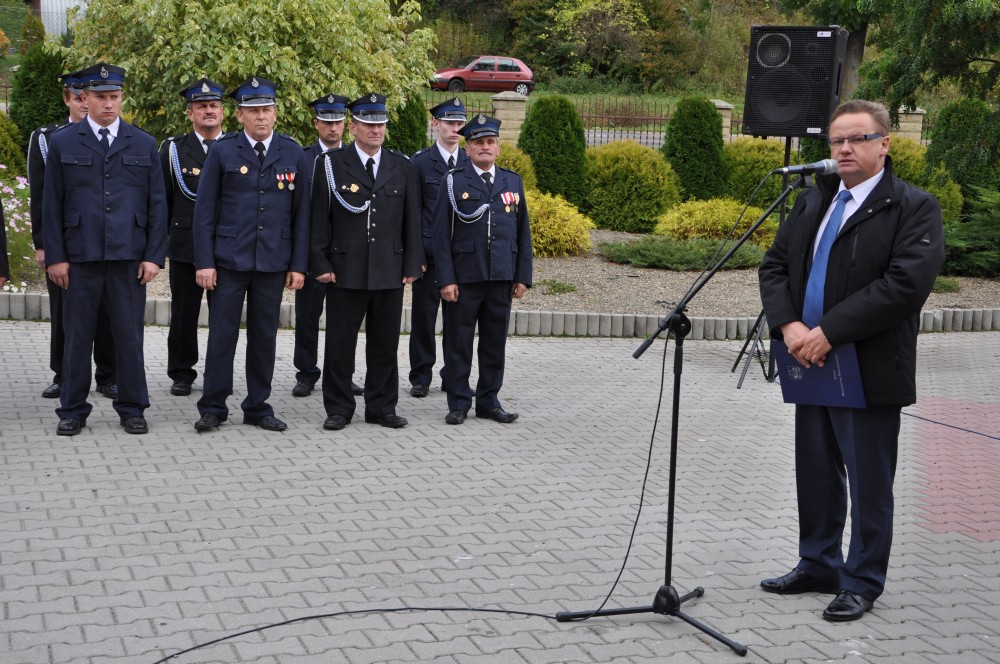 Uroczyste przekazanie samochodu dla OSP Kąty