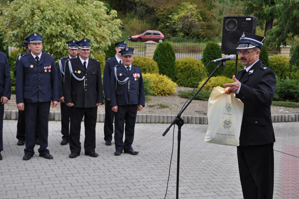 Uroczyste przekazanie samochodu dla OSP Kąty