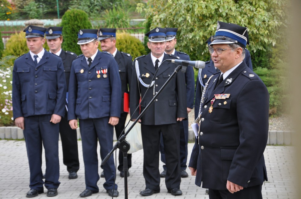 Uroczyste przekazanie samochodu dla OSP Kąty