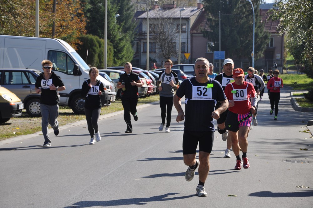 Zawody biegaczy na MOSiR-ze