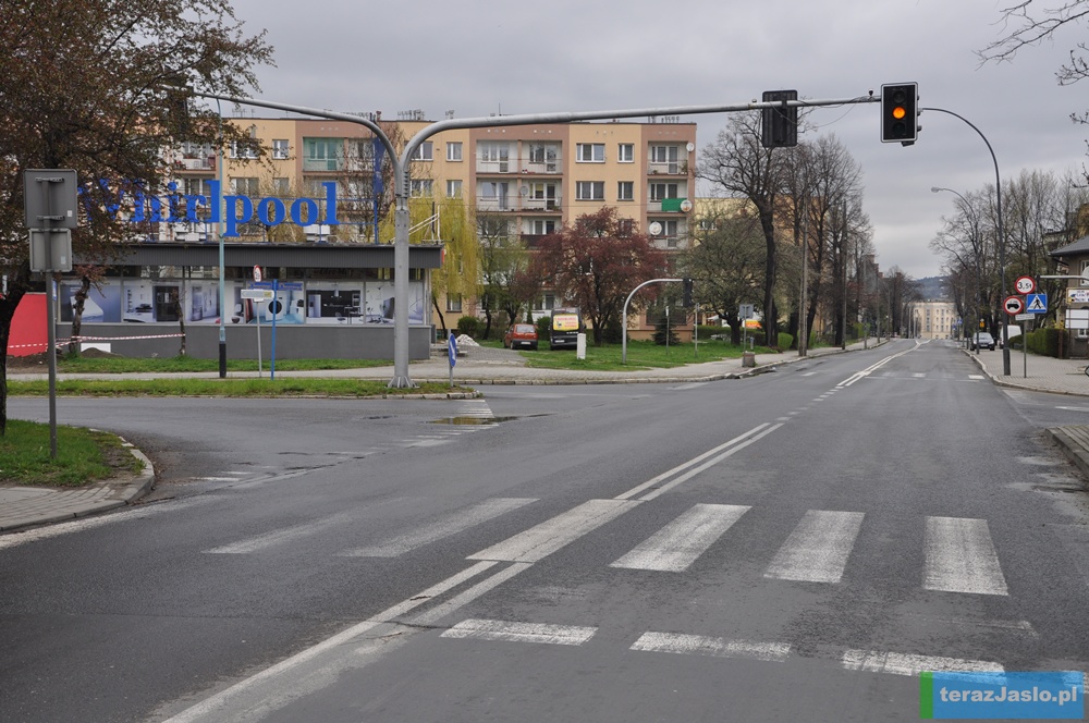 Miasto wycofuje się z pomysłu ronda na tym skrzyżowaniu. Fot. © terazJaslo.pl / DAMIAN PALAR