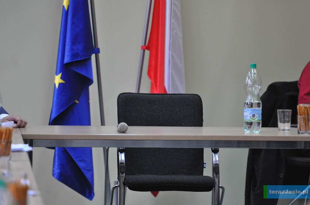 Nikt nie chciał się podjąć prowadzenia dzisiejszych obrad. Fot. © terazJaslo.pl / Damian PALAR